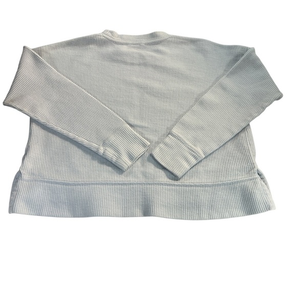 Cozy light blue cropped sweatshirt - Picture 2 of 6